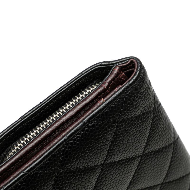 CHANEL（シャネル） マトラッセ ココマーク シルバー金具 二つ折り財布