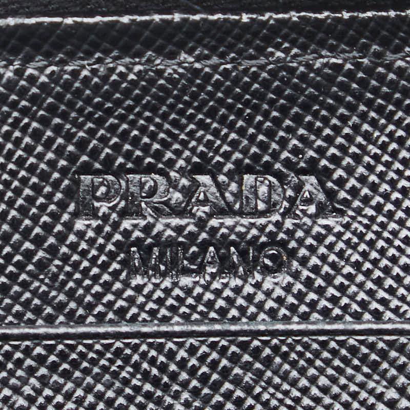 PRADA（プラダ） 三角ロゴプレート サフィアーノ ラウンドファスナー