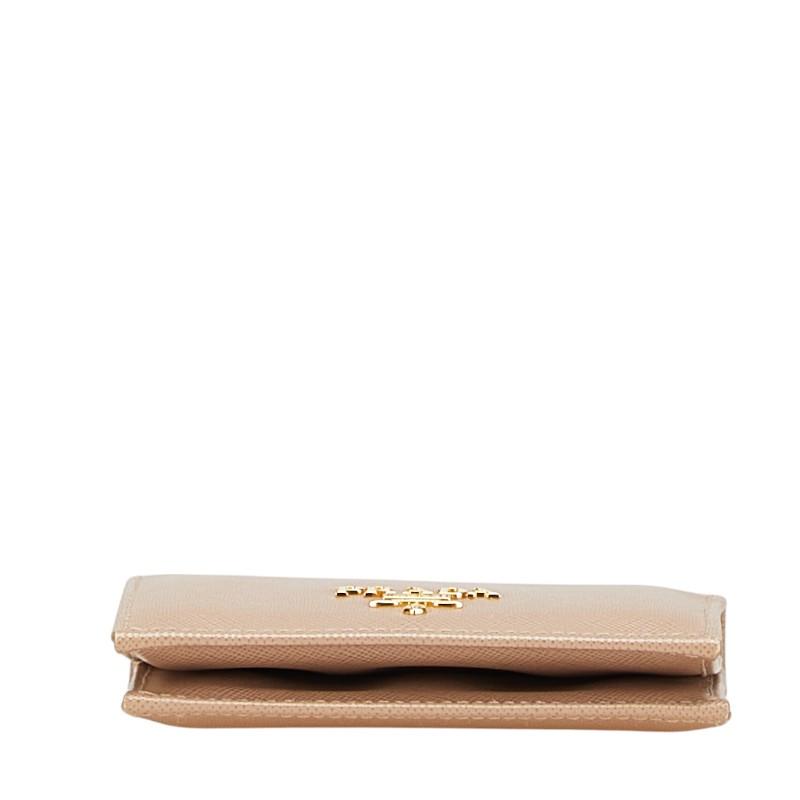 美品PRADA プラダMM268 サフィアーノ カード ケース　ベージュ PRADA（プラダ） サフィアーノ カードケース パスケース ベージュ