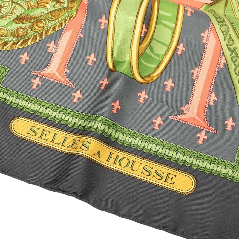 HERMES（エルメス） カレ90 SELLES A HOUSSE カバーへの腰かけ