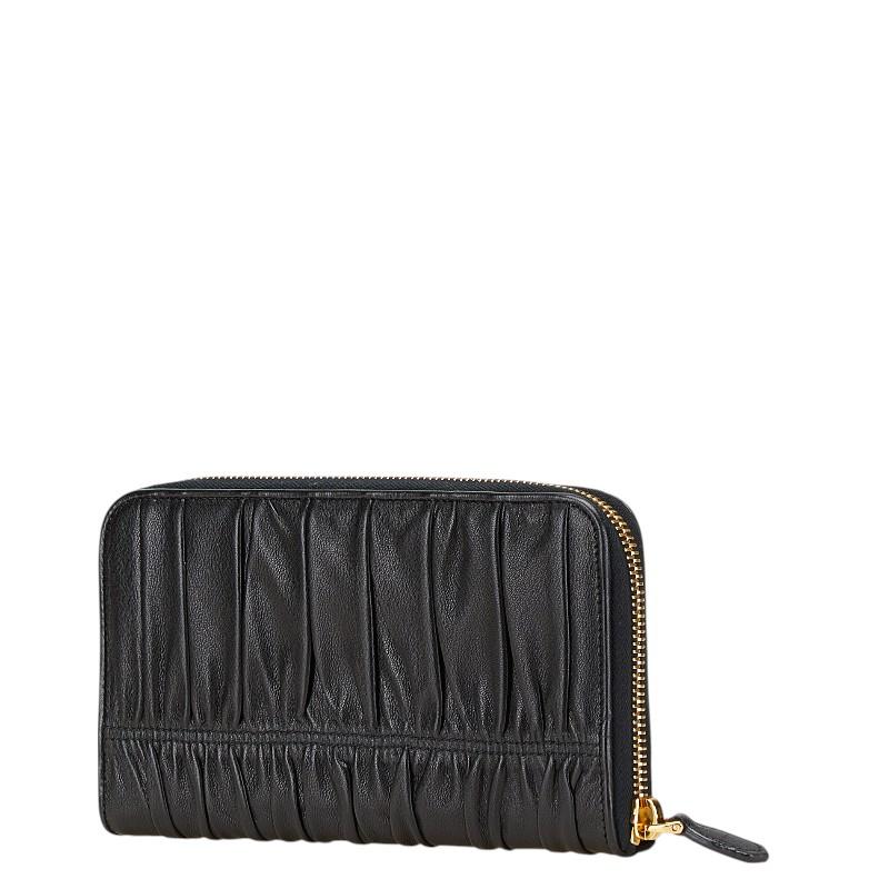 タ*ゴ様 PRADA ブラックレザー 長財布　レディース タ*ゴ様 PRADA ブラックレザー 長財布 レディース