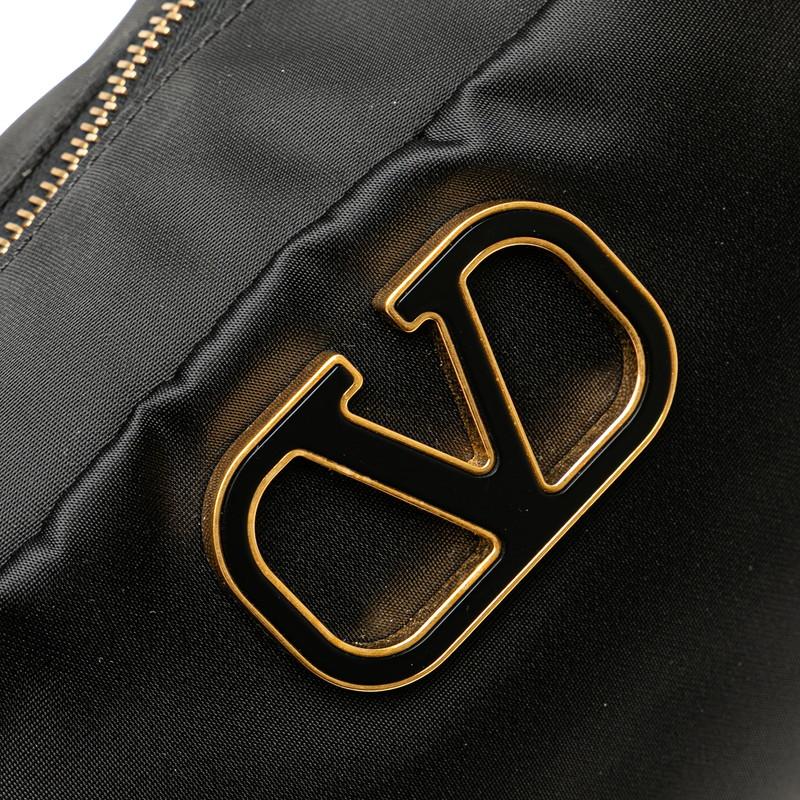 VALENTINO（ヴァレンティノ） Vロゴ ポーチ ブラック ナイロン レザー 