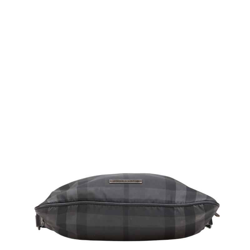 バーバリー チェック ロゴプレート ショルダーバッグ ブラック