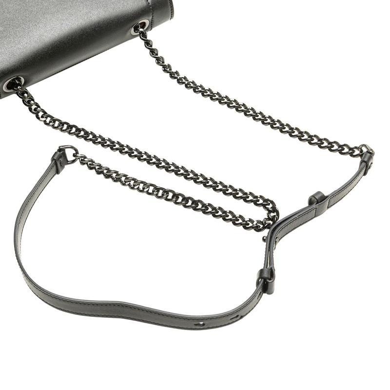 ✨美品✨　フェラガモ　Ferragamo　ショルダーバッグ　レザー　 リボン サルヴァトーレフェラガモ ヴァラリボン チェーン ショルダー