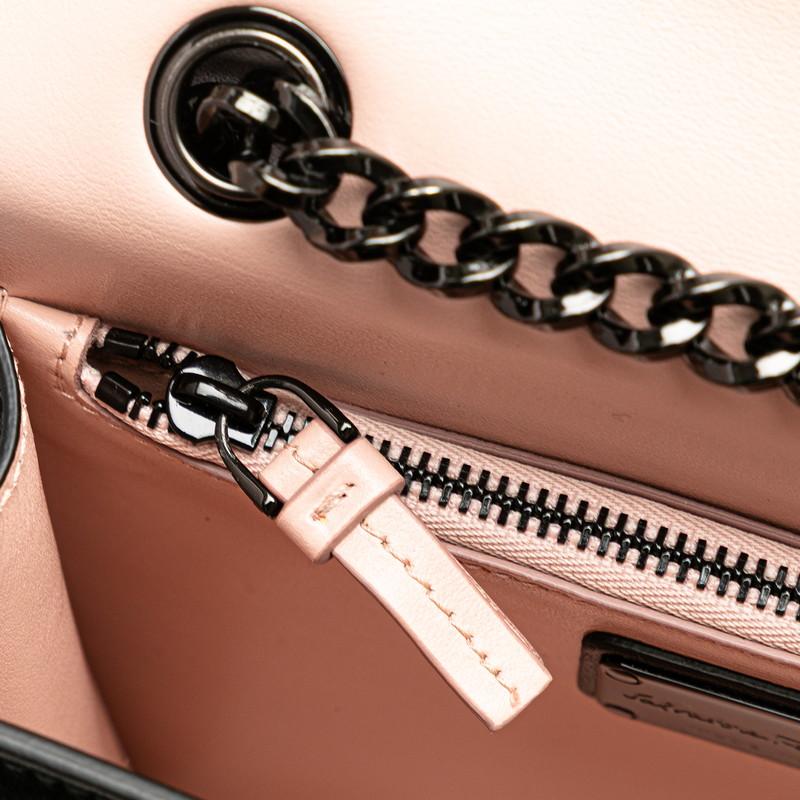 サルヴァトーレフェラガモ ヴァラリボン チェーン ショルダーバッグ AU