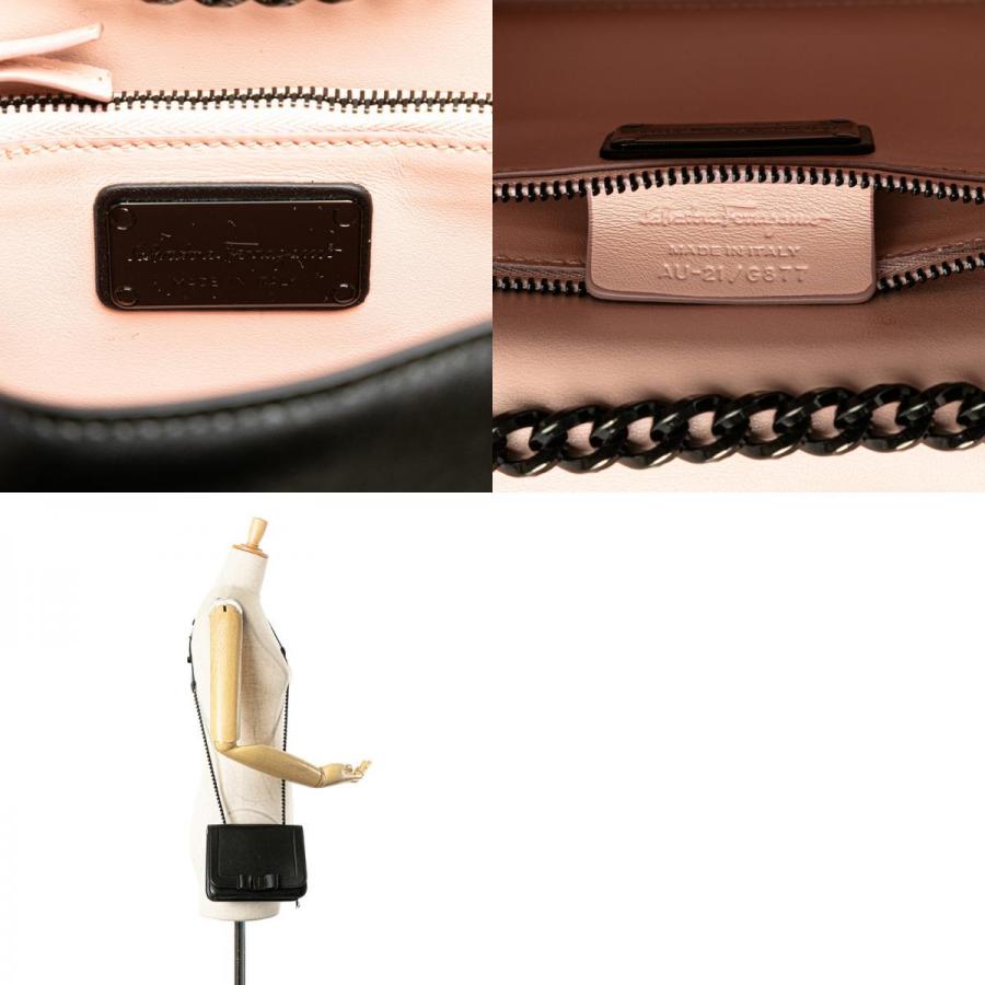 サルヴァトーレフェラガモ ヴァラリボン チェーン ショルダーバッグ AU