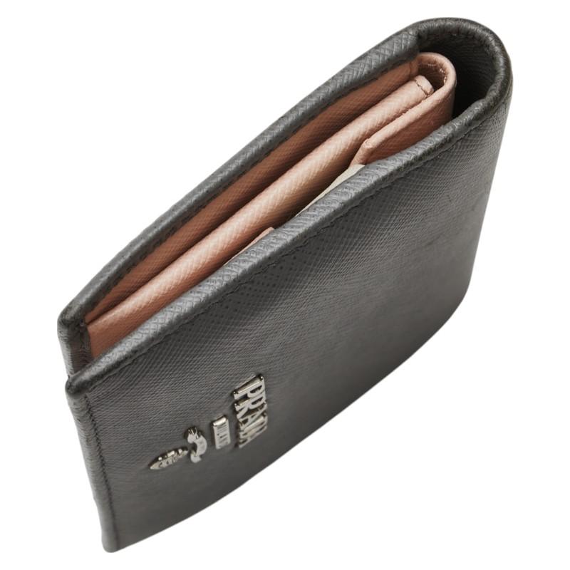 PRADA（プラダ） ロゴ 二つ折り財布 グレー レザー レディース 【中古