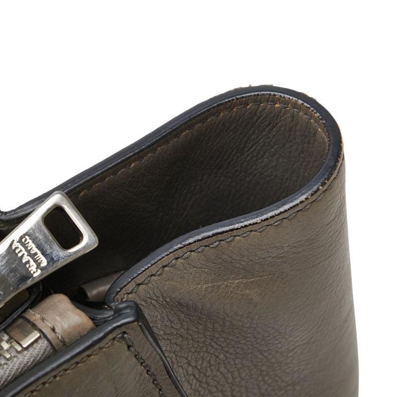 PRADA 2way ショルダーバッグ 三角ロゴプレート ブラウン ハンド PRADA（プラダ） 三角ロゴプレート ハンドバッグ ショルダーバッグ