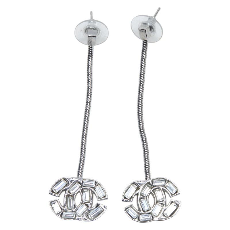 【美品】ココマーク ピアス スイングピアス オーロラホワイト×シルバー CHANEL(シャネル) Rhinestone Coco Mark Pierced Earrings