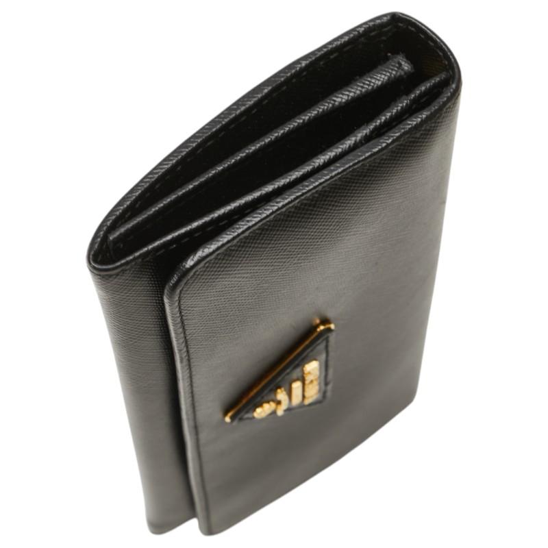 PRADA（プラダ） 三角ロゴプレート 長財布 ブラック レザー レディース