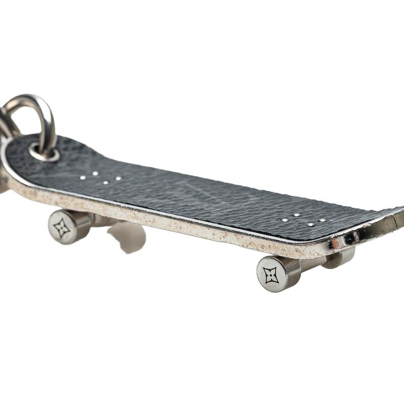 LOUIS VUITTON ポルト クレ ラウンド モノグラム エクリプス LOUIS VUITTON ポルト クレ ラウンド モノグラム エクリプス