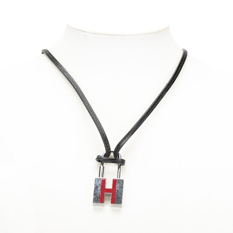 HERMES エルメス Hロゴ ネックレス ペンダント ブラック シルバー HERMES（エルメス） Hモチーフ カデナ ネックレス シルバー レッド