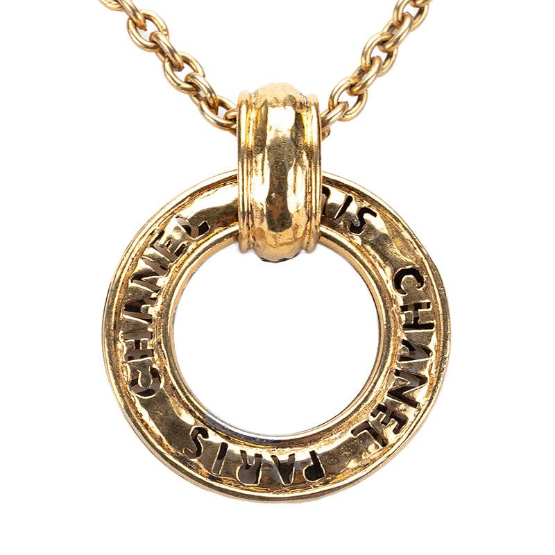 CHANEL 金メッキ ロゴペンダント ネックレス