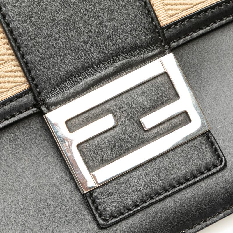 FENDI（フェンディ） フラット バゲット ミディアム ショルダーバッグ