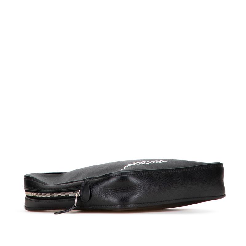 BALENCIAGA（バレンシアガ） トライアングル 三角 クラッチバッグ