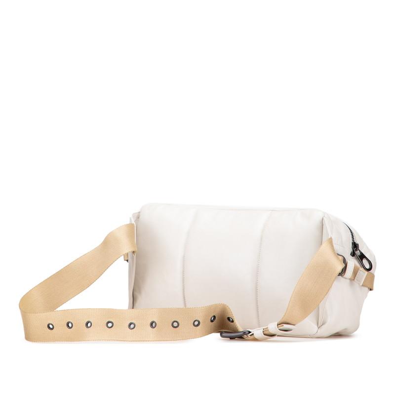 ボッテガヴェネタ イントレチャート ウエストバッグ ホワイト ベージュ レザー レディース BOTTEGAVENETA 【中古】 ボッテガヴェネタ イントレチャート ウエストバッグ ホワイト ベージュ