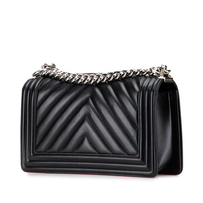 CHANEL（シャネル） ボーイシャネル シェブロン Vステッチ チェーン