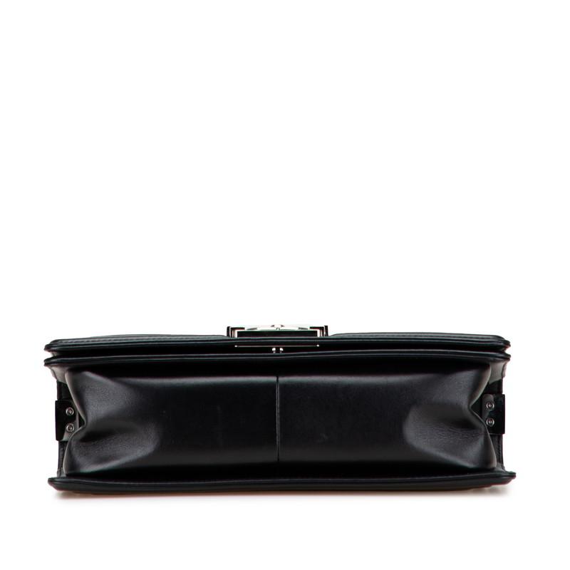 CHANEL（シャネル） ボーイシャネル シェブロン Vステッチ チェーン