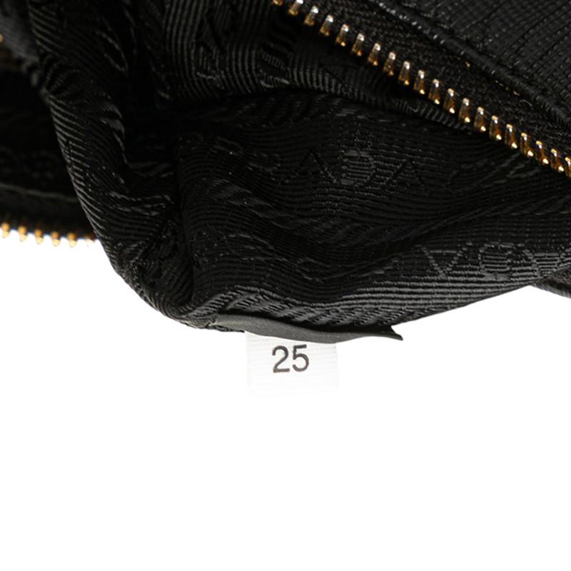 PRADA（プラダ） 三角ロゴプレート ショルダーバッグ 1BH204 ブラック