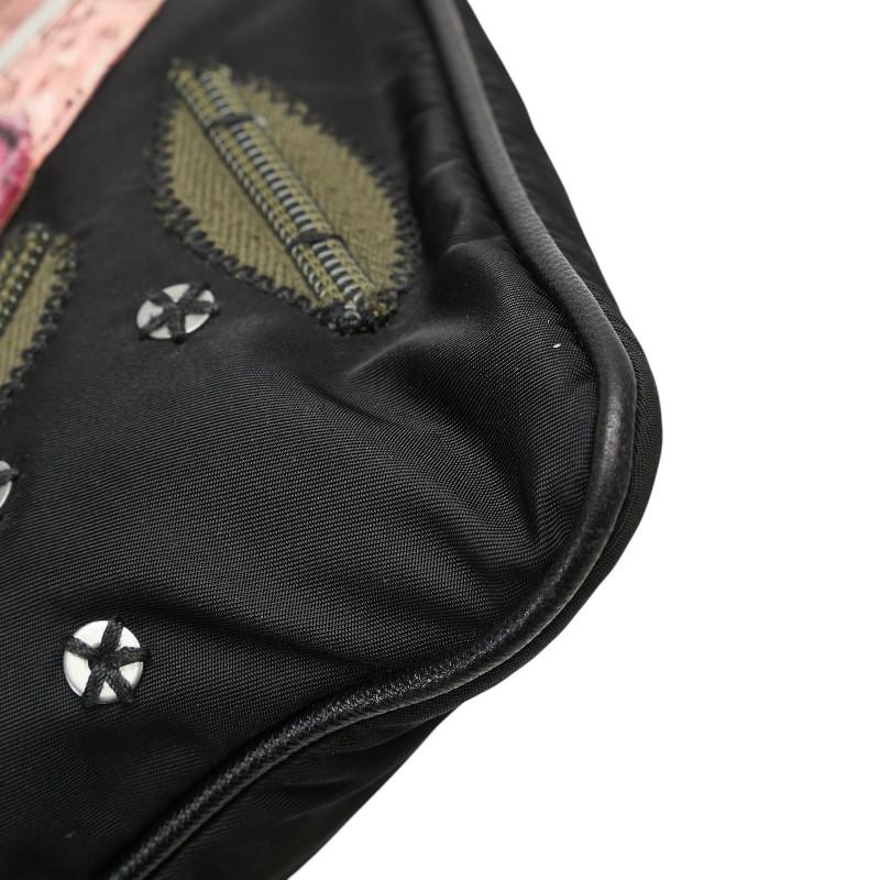 PRADA（プラダ） 三角ロゴプレート フラワー刺繍 斜め掛け ショルダー