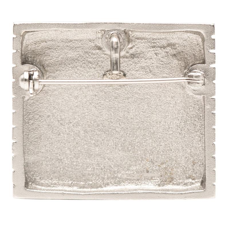 シャネル ロゴ ブローチ シルバー メタル レディース CHANEL 【中古】 CHANEL（シャネル） ロゴ ブローチ シルバー メタル レディース 【中古