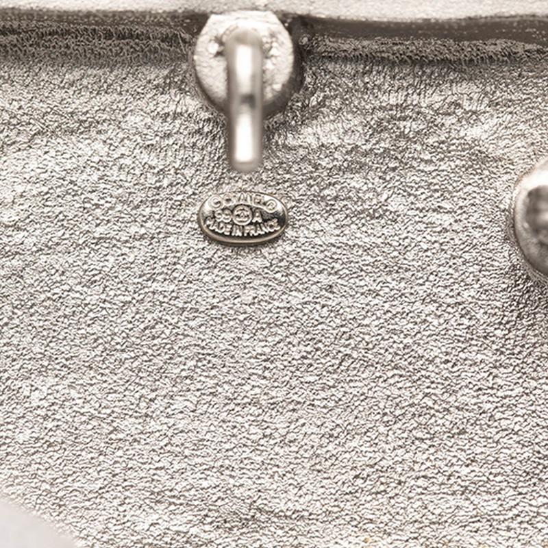 CHANEL（シャネル） ロゴ ブローチ シルバー メタル レディース