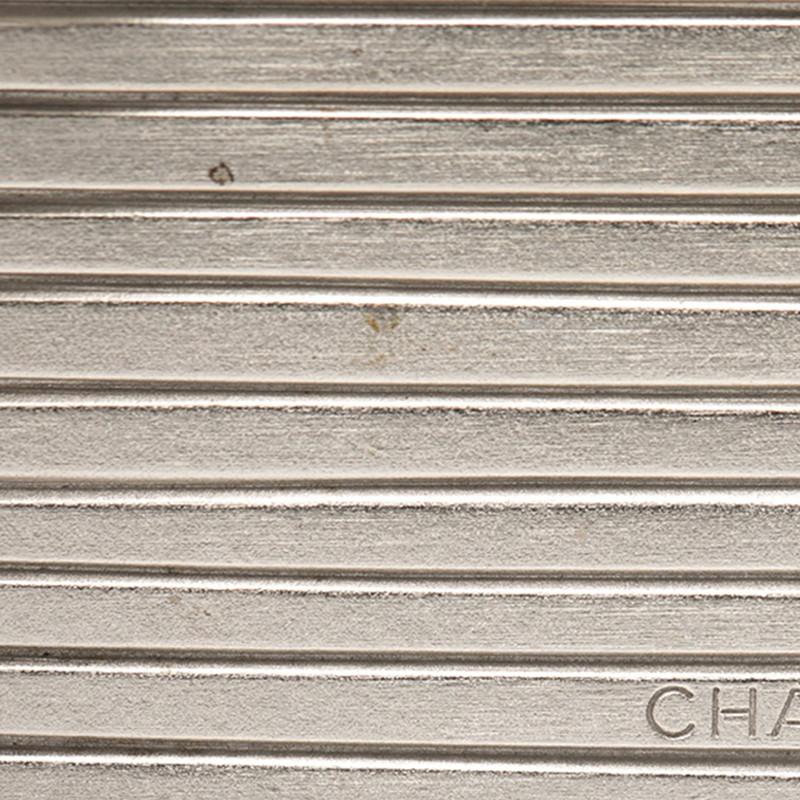 シャネル ロゴ ブローチ シルバー メタル レディース CHANEL 【中古】 CHANEL（シャネル） ロゴ ブローチ シルバー メタル レディース 【中古