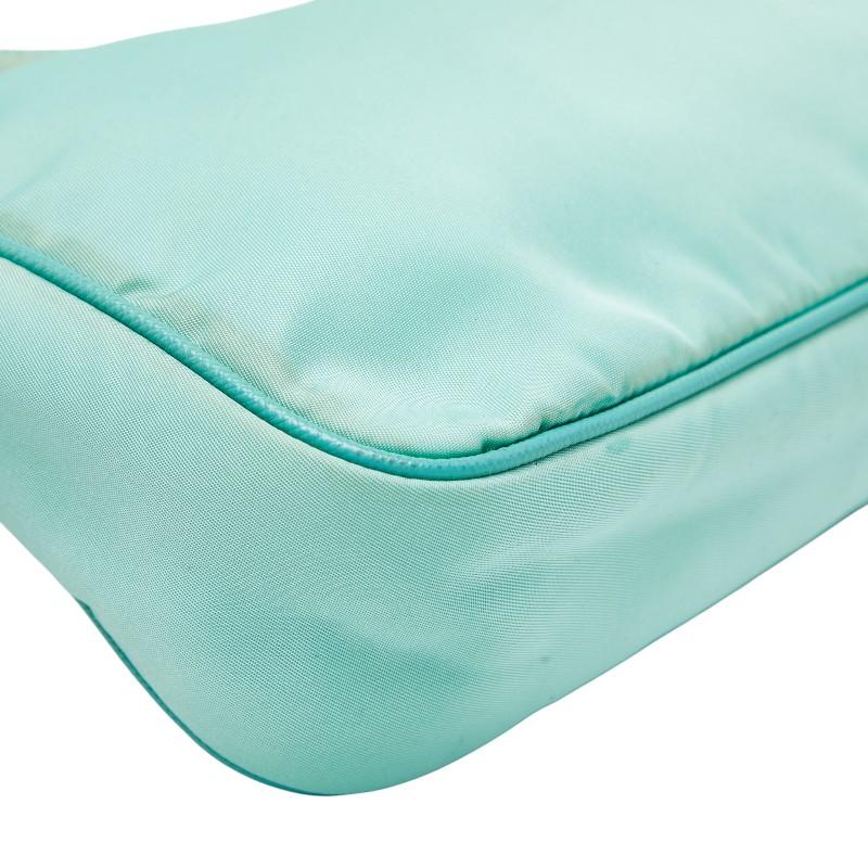 PRADA（プラダ） 三角ロゴプレート チェーン ハンドバッグ ショルダー