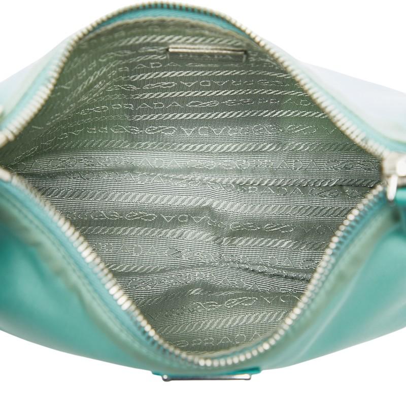 PRADA（プラダ） 三角ロゴプレート チェーン ハンドバッグ ショルダー