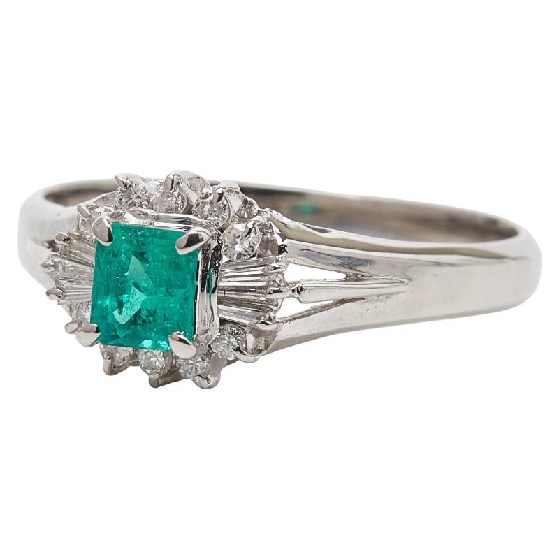 Pt900 プラチナ エメラルド0.29ct ダイヤ0.16ct リング 指輪