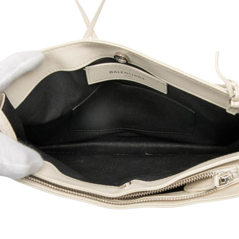 BALENCIAGA（バレンシアガ） ロゴ ネイビーポシェット 斜め掛け