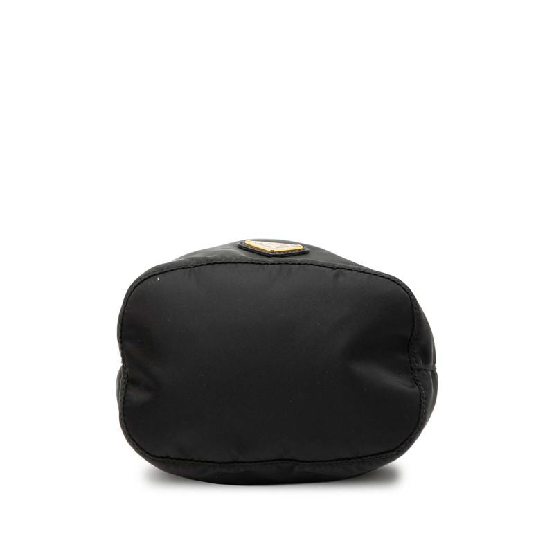 PRADA（プラダ） 三角ロゴプレート 巾着バッグ ポーチ ブラック
