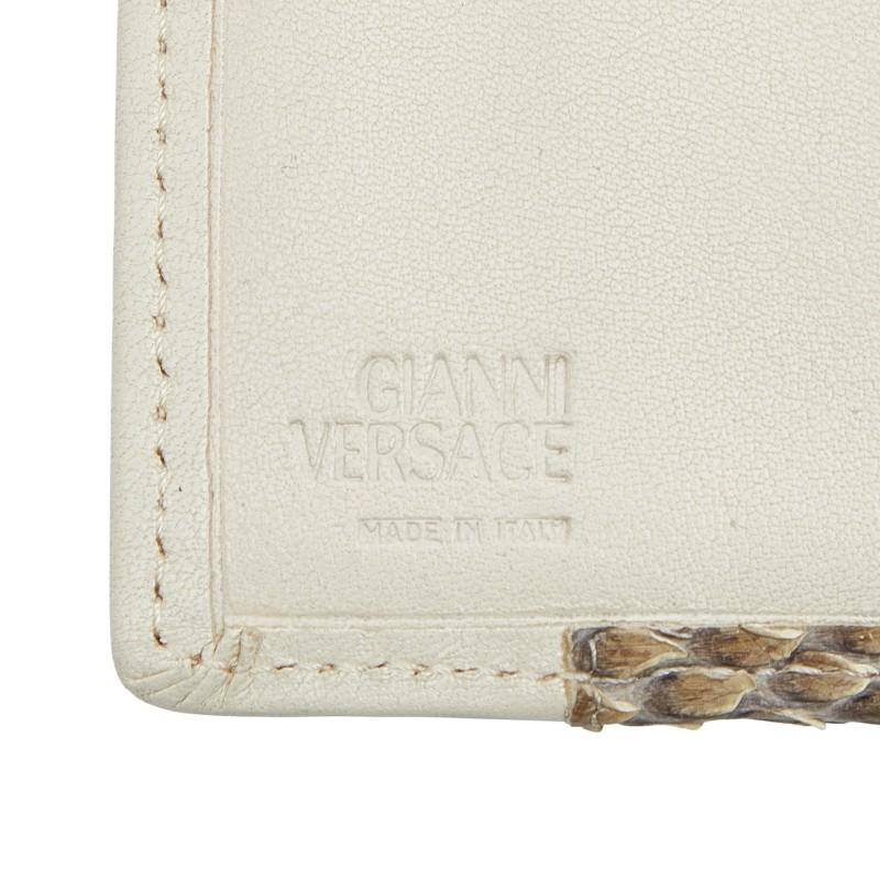ヴェルサーチェ メデューサ 二つ折り財布 ベージュ ホワイト パイソン レザー レディース VERSACE 【中古】 ヴェルサーチェ メデューサ 二つ折り財布 ベージュ ホワイト パイソン