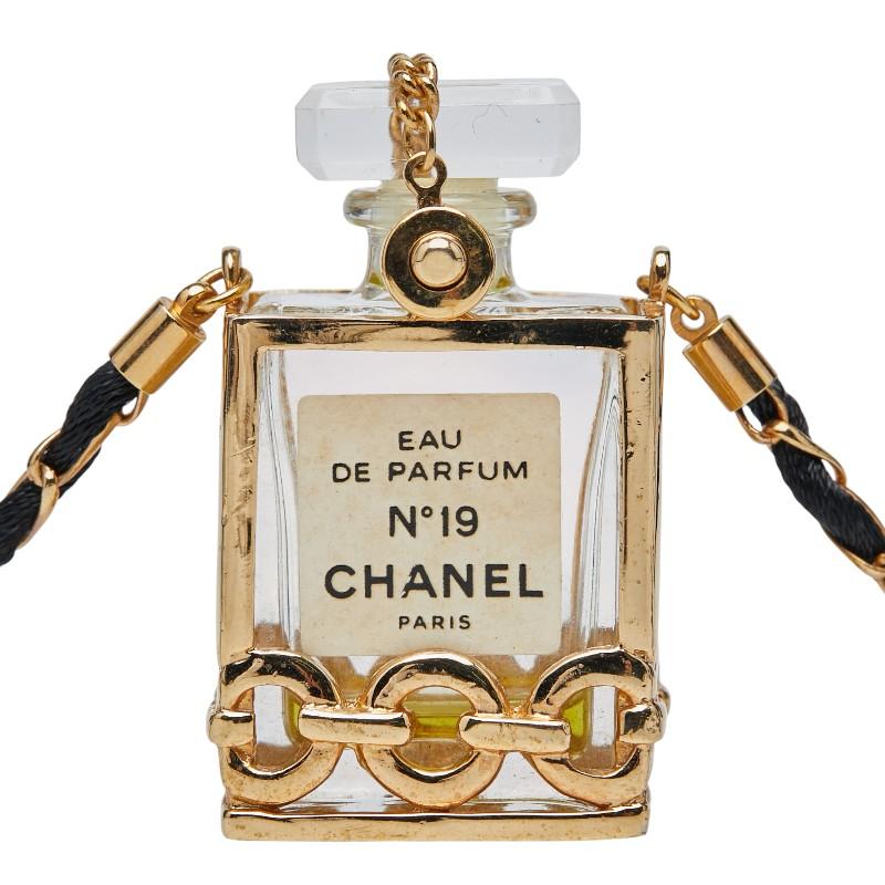 CHANEL（シャネル） No19 香水 ボトル モチーフ ネックレス ゴールド