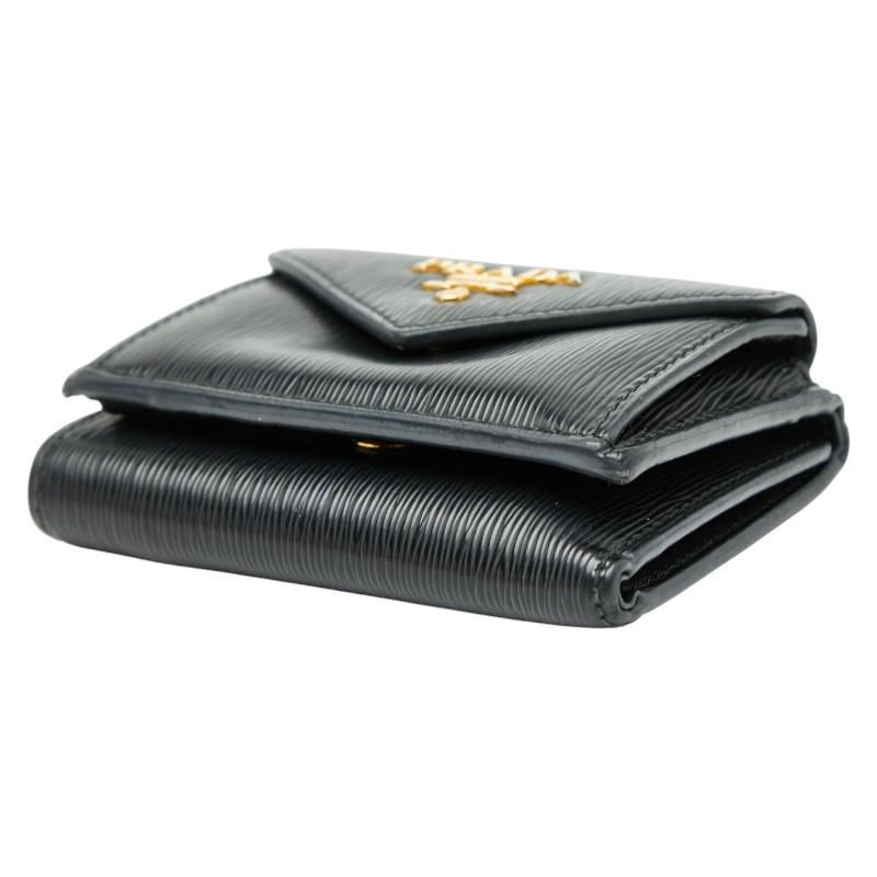 PRADA（プラダ） 三つ折り財布 コンパクトウォレット ブラック レザー