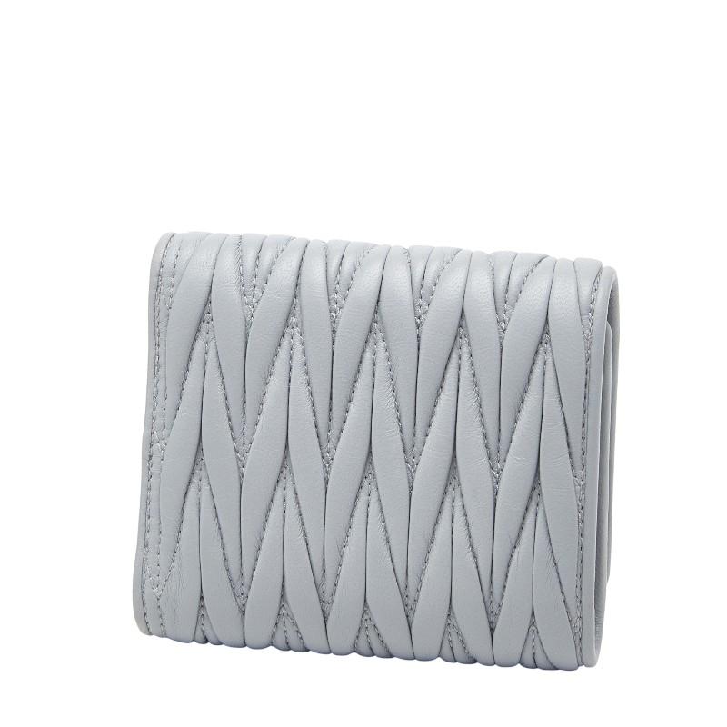 miu miu（ミュウミュウ） マテラッセ 三つ折り財布 5MH033 ブルー