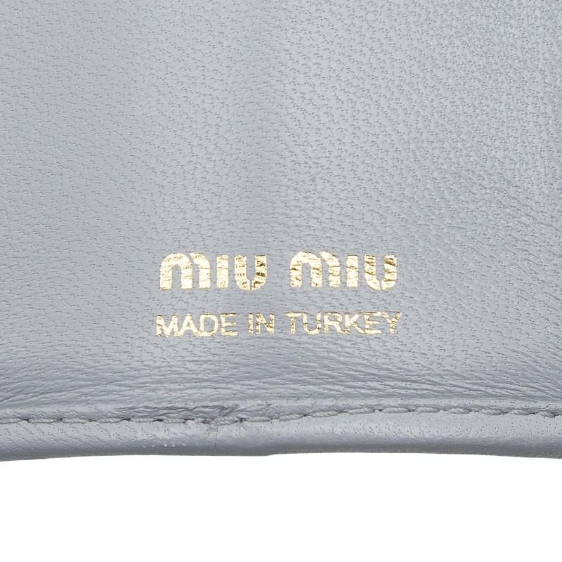 miu miu（ミュウミュウ） マテラッセ 三つ折り財布 5MH033 ブルー
