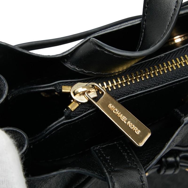 MICHAEL KORS（マイケルコース） MKシグネチャー ハンドバッグ