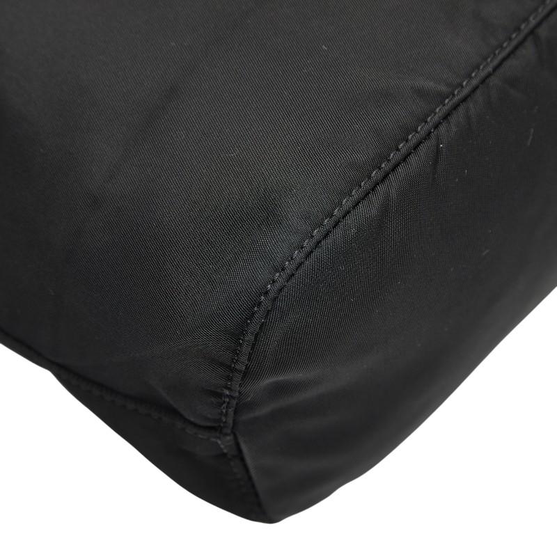 PRADA（プラダ） 三角ロゴプレート ポーチ ブラック ナイロン