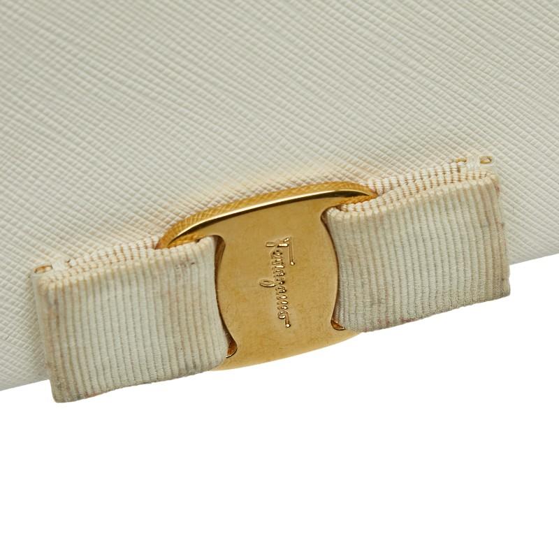 サルヴァトーレフェラガモ ヴァラ リボン チェーン ショルダーバッグ