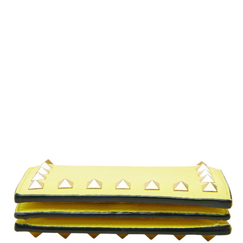 VALENTINO（ヴァレンティノ） ロックスタッズ 二つ折り財布 イエロー