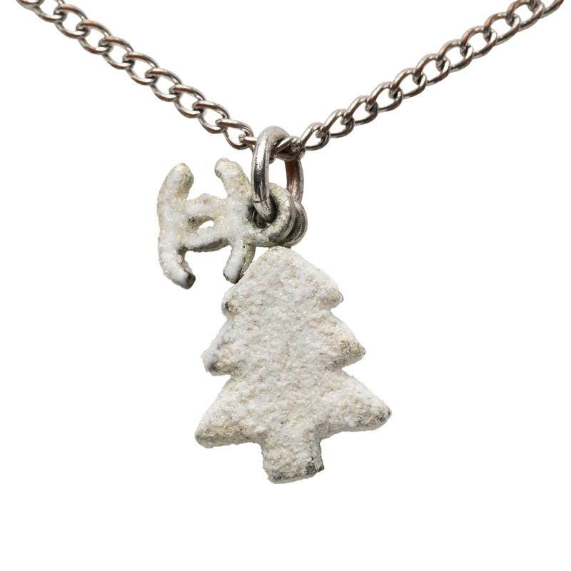 CHANEL（シャネル） 秋冬コレクション クリスマスツリー モチーフ 
