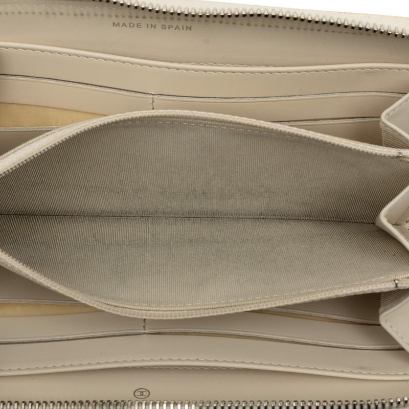 CHANEL（シャネル） ココマーク マトラッセ ラウンドファスナー 長財布