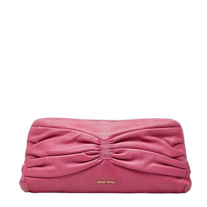 ミュウミュウ クラッチバッグ マテラッセ レザー ショッキングピンク miu miu（ミュウミュウ） クラッチバッグ ピンク レザー レディース