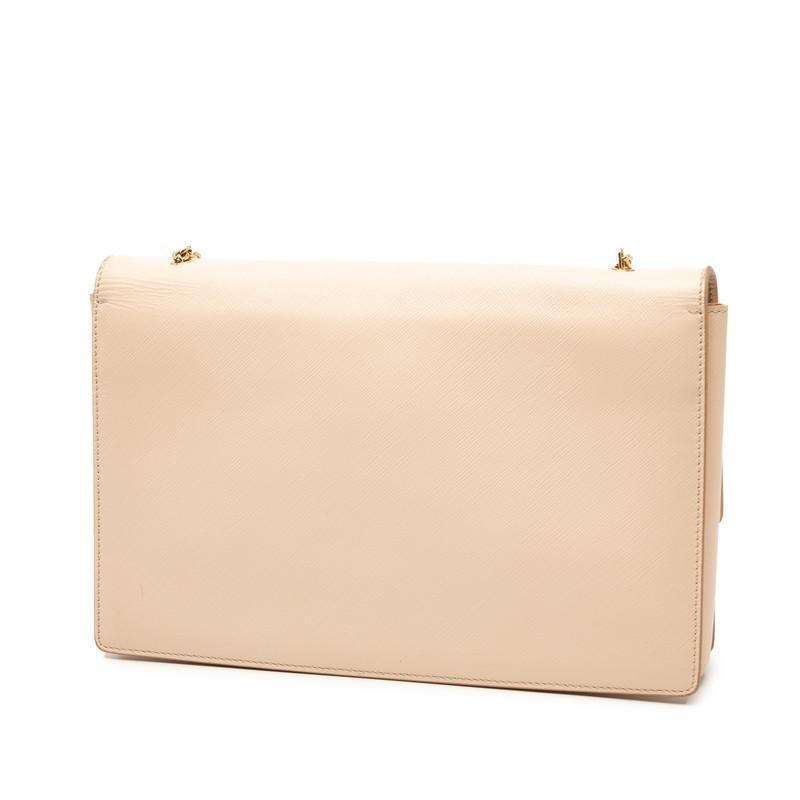 サルヴァトーレフェラガモ ヴァラリボン チェーン ショルダーバッグ