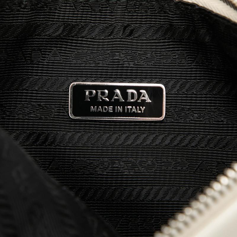PRADA（プラダ） 三角ロゴプレート トライアングル ポーチ クラッチ