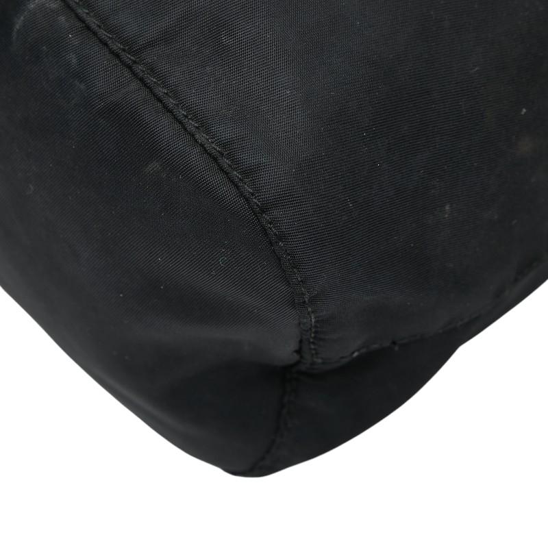 PRADA（プラダ） 三角ロゴプレート ポーチ ブラック ナイロン