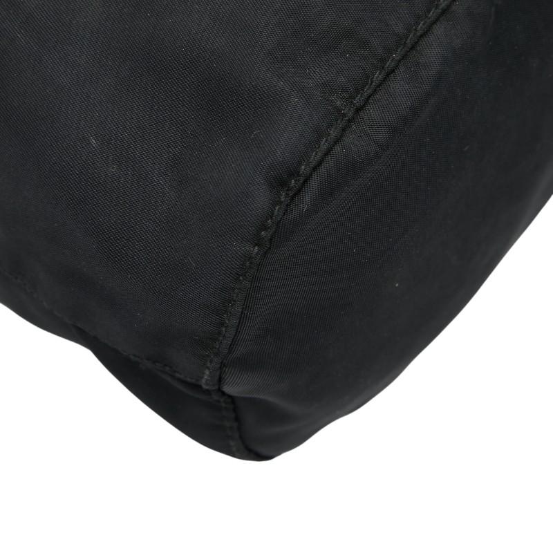 PRADA（プラダ） 三角ロゴプレート ポーチ ブラック ナイロン