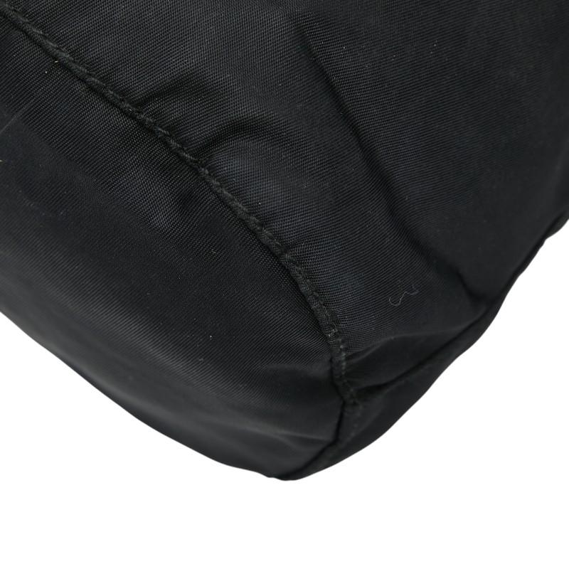 PRADA（プラダ） 三角ロゴプレート ポーチ ブラック ナイロン