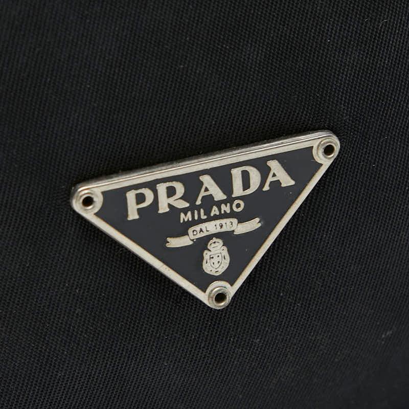 PRADA（プラダ） 三角ロゴプレート ポーチ ブラック ナイロン